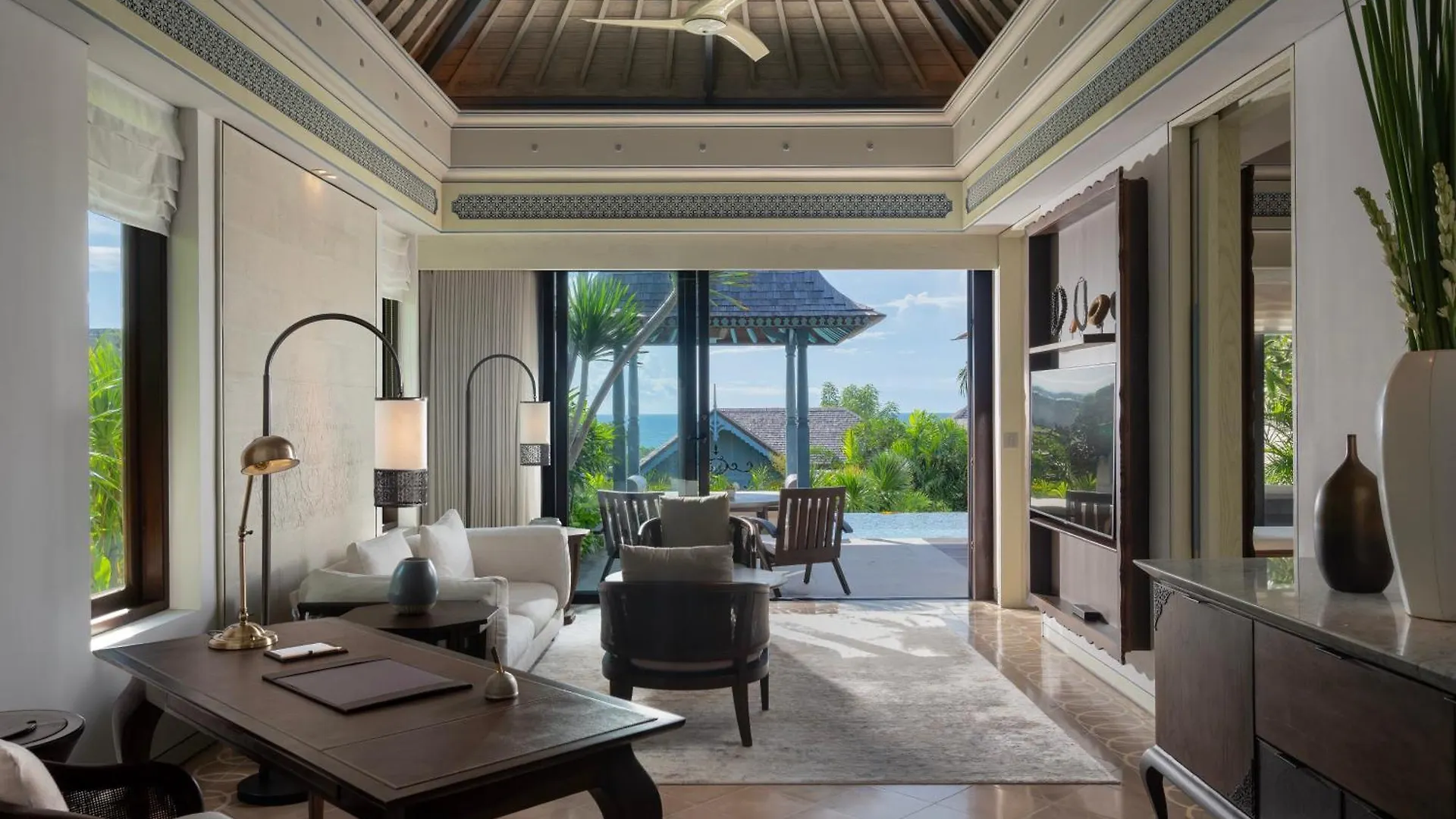 Jumeirah Bali Uluwatu 5*,  Indonesia